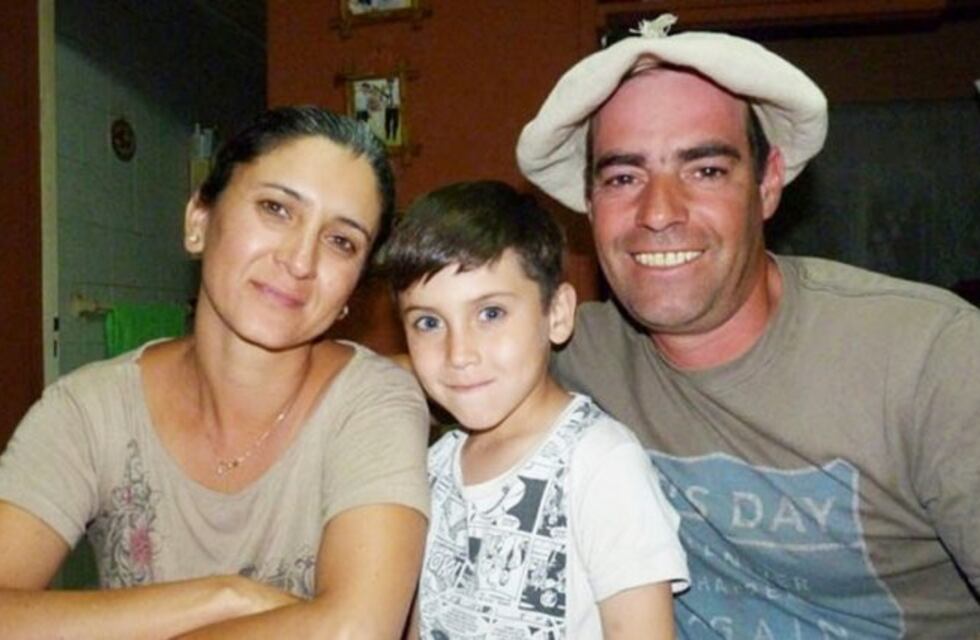 En medio de una fiesta gaucha, le propuso matrimonio antes de la carrera de sortijas