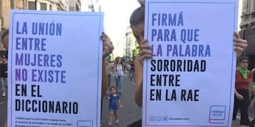 Sororidad campaña para incluirla en el diccionario
