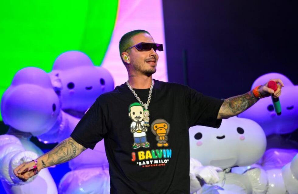 J Balvin felicitó a Rosalía en Twitter y se descubrió una norma ortográfica que pocos sabían