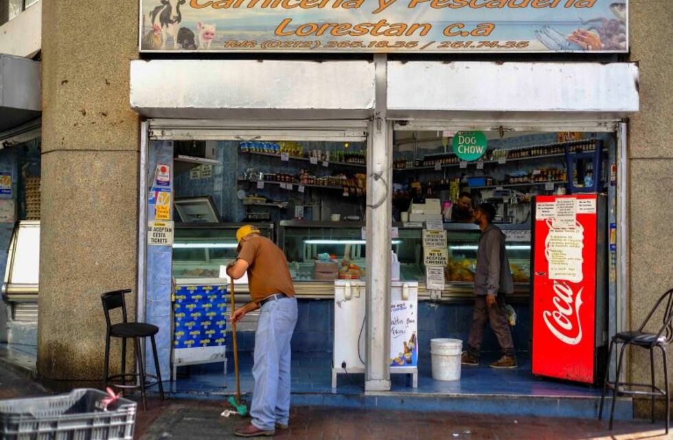 Medio Venezuela completa 40 horas sin luz y en Caracas llega a algunas zonas