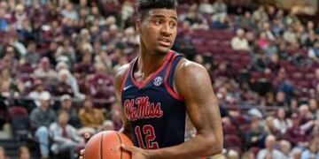 Bruce Stevens, refuerzo de Atenas\u002E