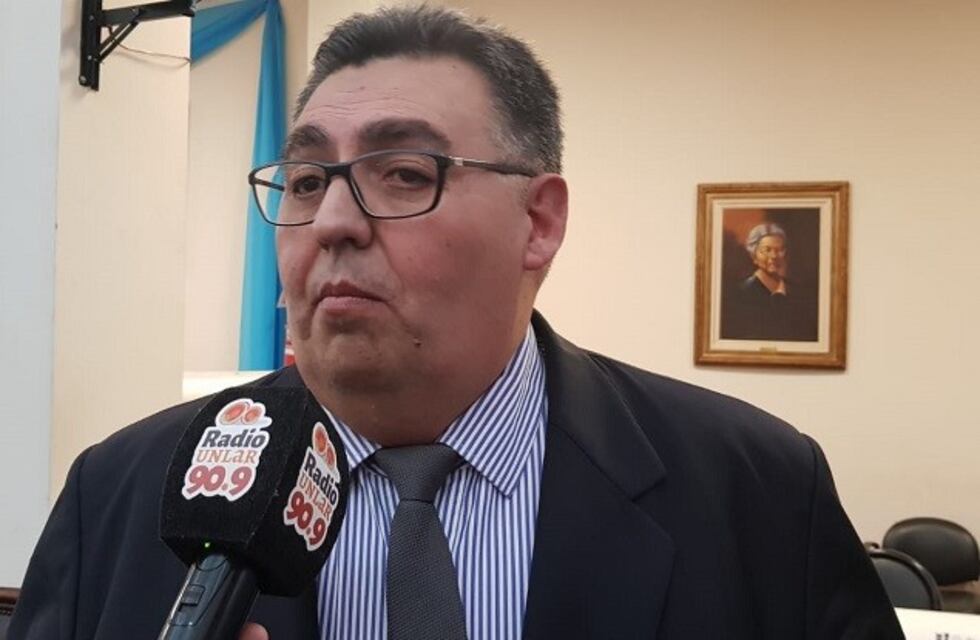 Desde un sector de la UCR acusan a Martinez de usar perfiles ajenos para difamar