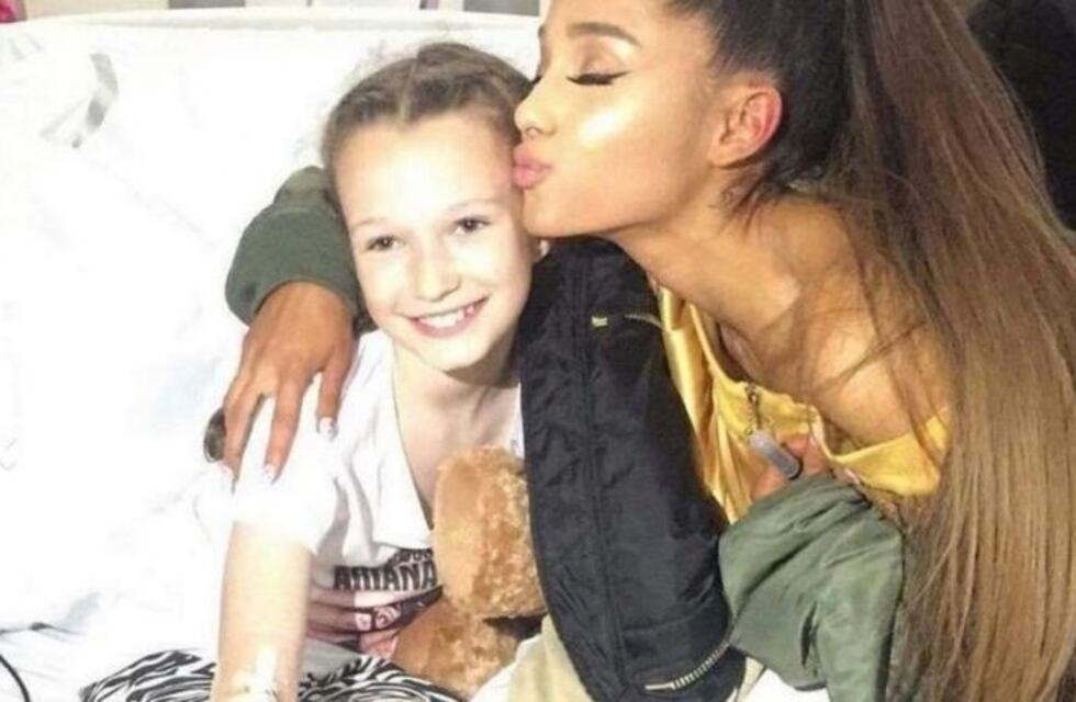 Ariana Grande visitó a sus fans internados en Manchester