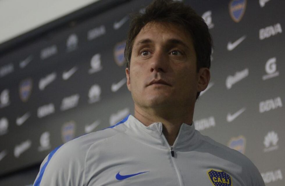 Boca: Barros Schelotto ensayó con cinco cambios de cara al partido con Newell's