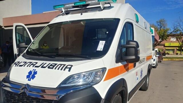 Los ocupantes de la ambulancia, que venían de pescar, encendieron las sirenas para evitar el control en la ruta\u002E