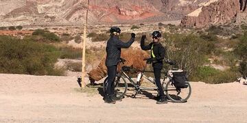 Juan  y Santiago en su bicicleta