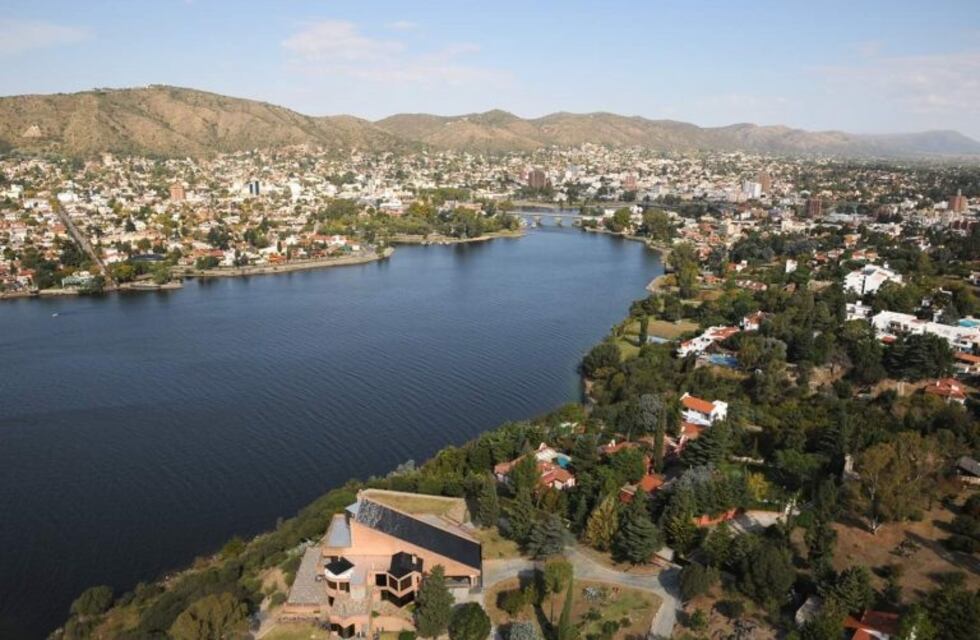 Clima en Carlos Paz: martes caluroso y probabilidad de lluvia para la tarde