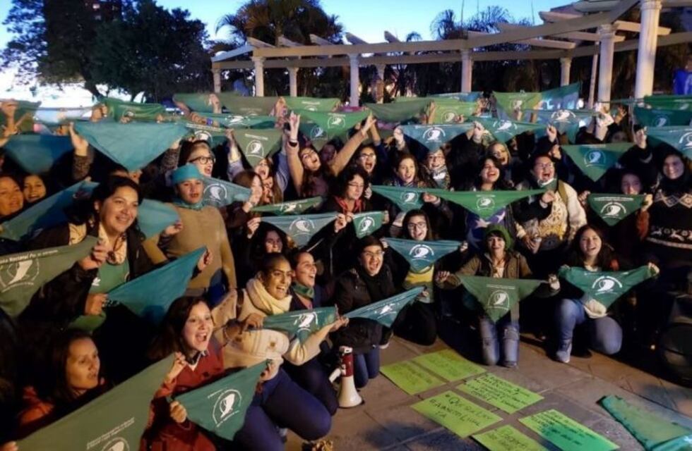 Aborto: mujeres correntinas realizaron un nuevo "pañuelazo"