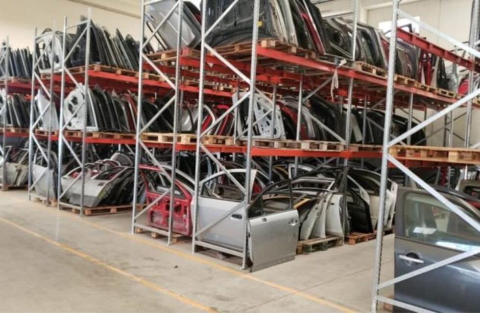 Encontraron más de 1.300 vehículos en proceso de desarme: 10 detenidos