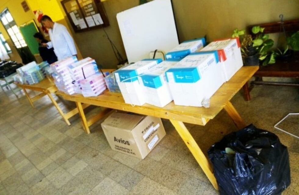 Distribuyen insumos a instituciones educativas