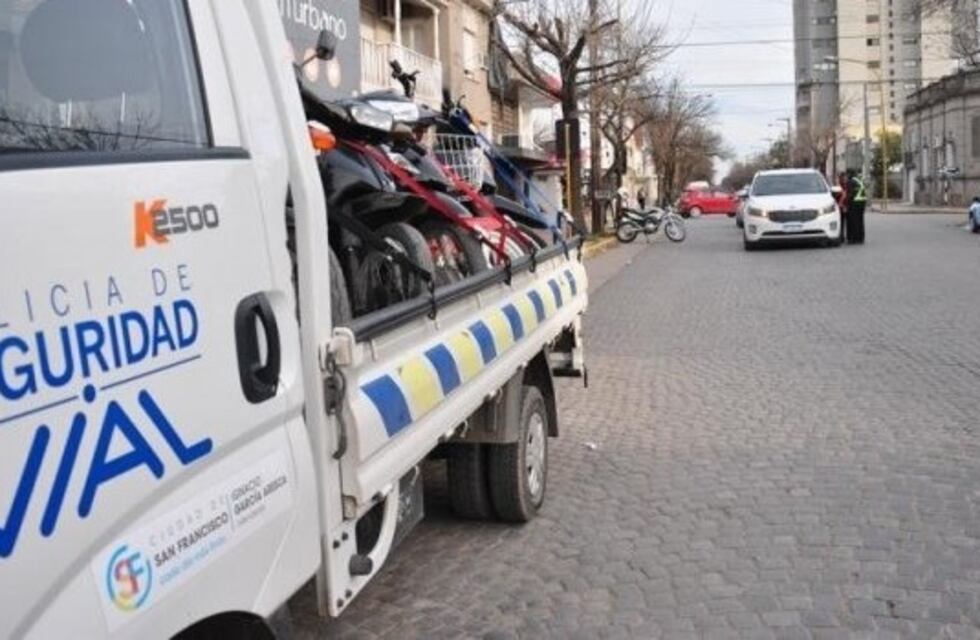 Inspectores viales secuestraron 46 moto y un remis durante un control