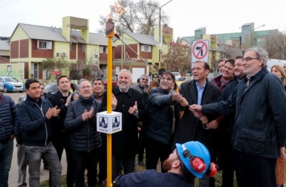 Gutiérrez inauguró una obra de refuerzo de la red de gas para Neuquén y Plottier