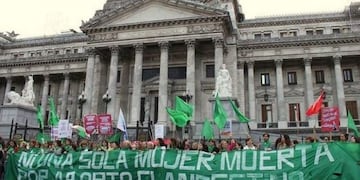 Imagen archivo\u002E Marcha por la despenalización del aborto frente al Congreso de la Nación\u002E