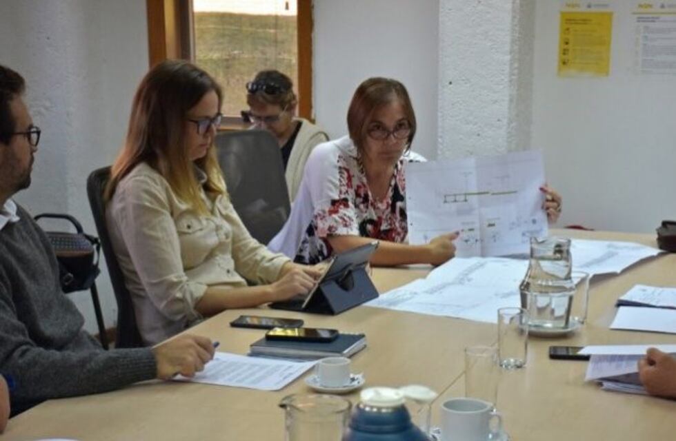 Bruno espera la autorización para endeudarse por 200 millones de pesos para asfaltar la calle Necochea