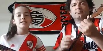 Dos hinchas de River le rindieron homenaje a Rodrigo Mora con una conmovedora canción\u002E