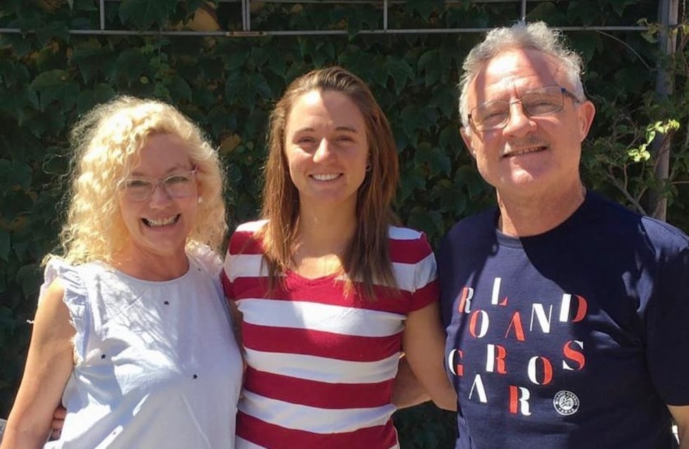 Nadia Podoroska volvió a Rosario y se reunió con sus padres