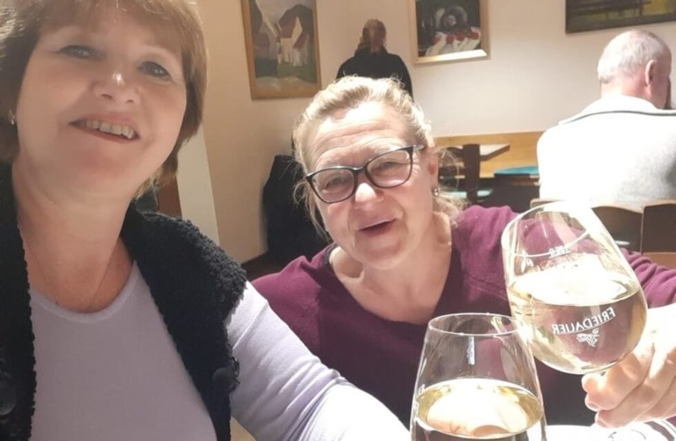 Una obereña y una alemana, juntas tras 44 años de amistad por carta