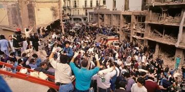 Imagen archivo\u002E A 25 años del atentado terrorista que destruyó la sede de la AMIA y dejó 85 muertos\u002E Foto: Clarín\u002E
