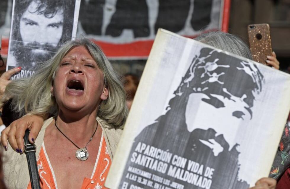 Una llamada al 911 alertó sobre la presencia de Santiago Maldonado en Rosario y un joven parecido se llevó una sorpresa