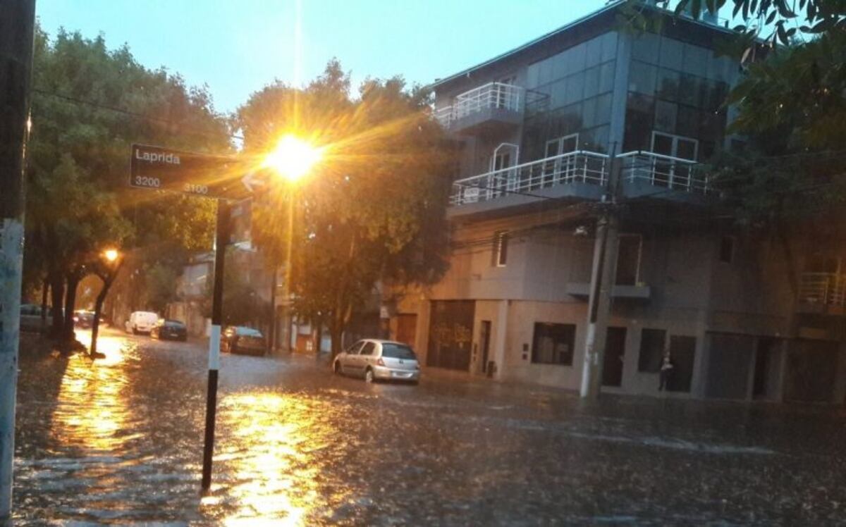 La esquina de Gaboto y Laprida fue una de las intersecciones perjudicadas por el fenómeno\u002E (@arieldarioa)