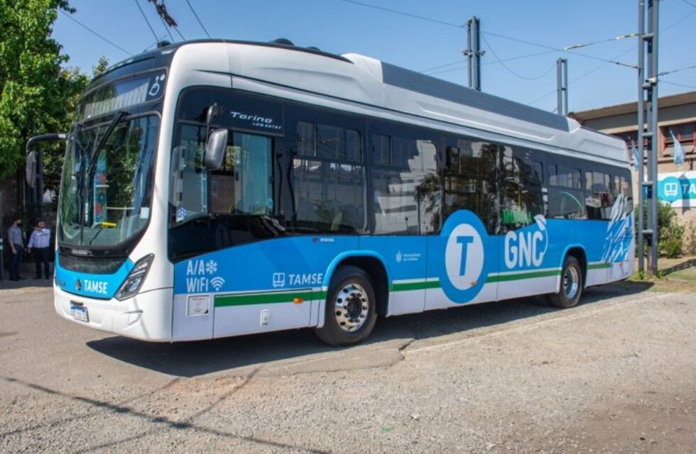 El bus impulsado por GNC recorrió las calles de Córdoba