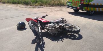 Un motociclista fue herido en un choque contra una camioneta