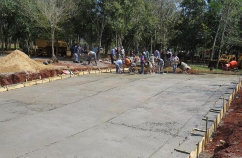 El municipio de Puerto Libertad construye quinchos y una piscina en el Ecoparque lago Uruguaí