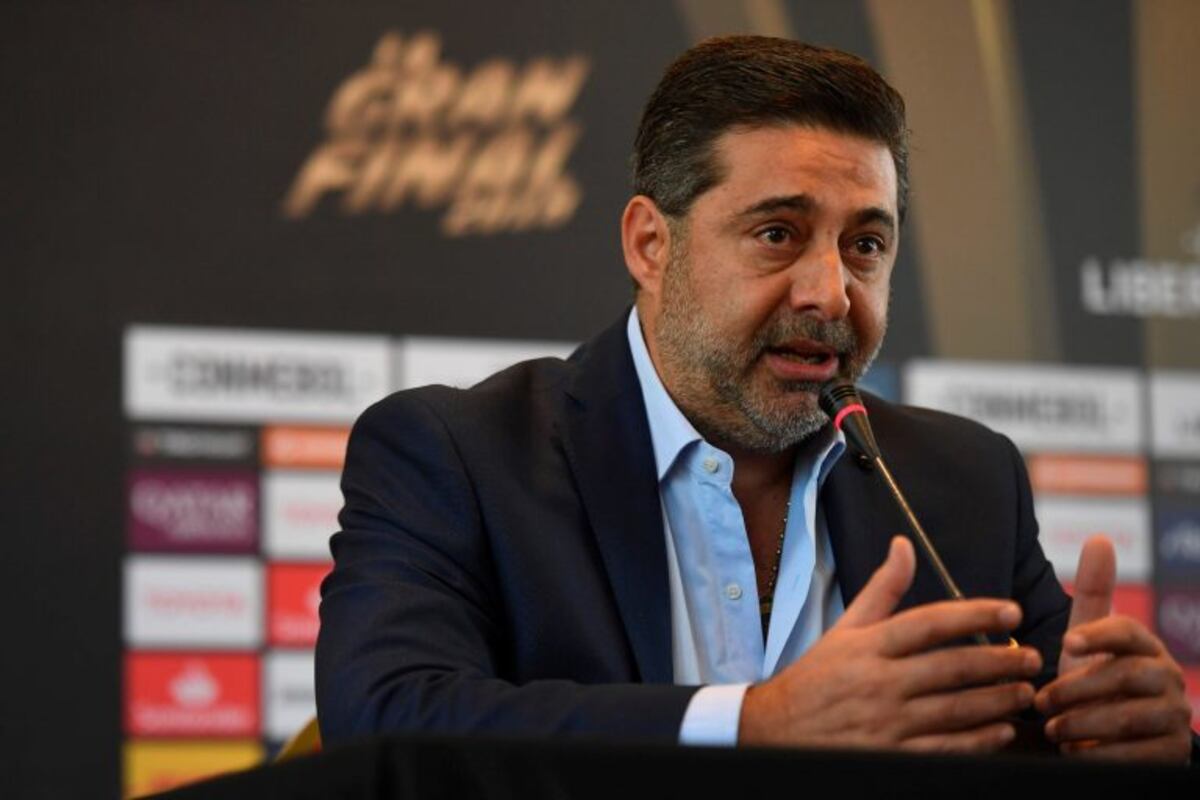 Argentina's Boca Juniors' president Daniel Angelici speaks during a press conference in Buenos Aires, Argentina, on November 09, 2018, on the eve of the Copa Libertadores final football match between fierc rivals Argentina's Boca Juniors and Argentina's River Plate\u002E (Photo by EITAN ABRAMOVICH / AFP) buenos aires daniel angelici suspencion del partido por la copa libertadores futbol conferencia de prensa