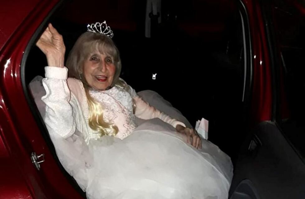 Sueño cumplido: una bisabuela festejó sus 15 a los 90 años en Salta