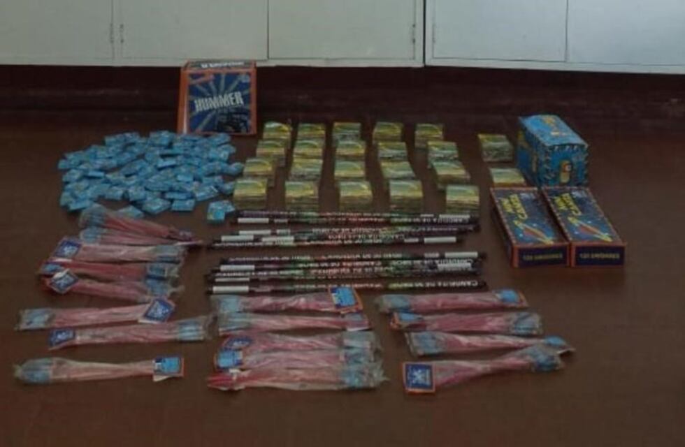 Decomisaron pirotecnia en dos comercios tras la denuncia de vecinos en Montecarlo