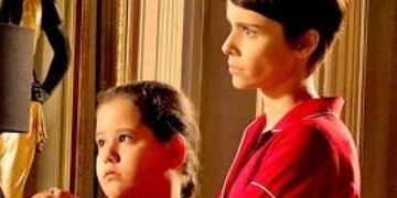 Ana Karolina Llanes y Débora Falabella en \