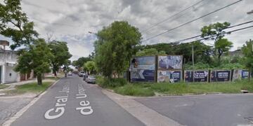 Paraná: un motociclista atacó a golpes a un vecino en plena vía pública