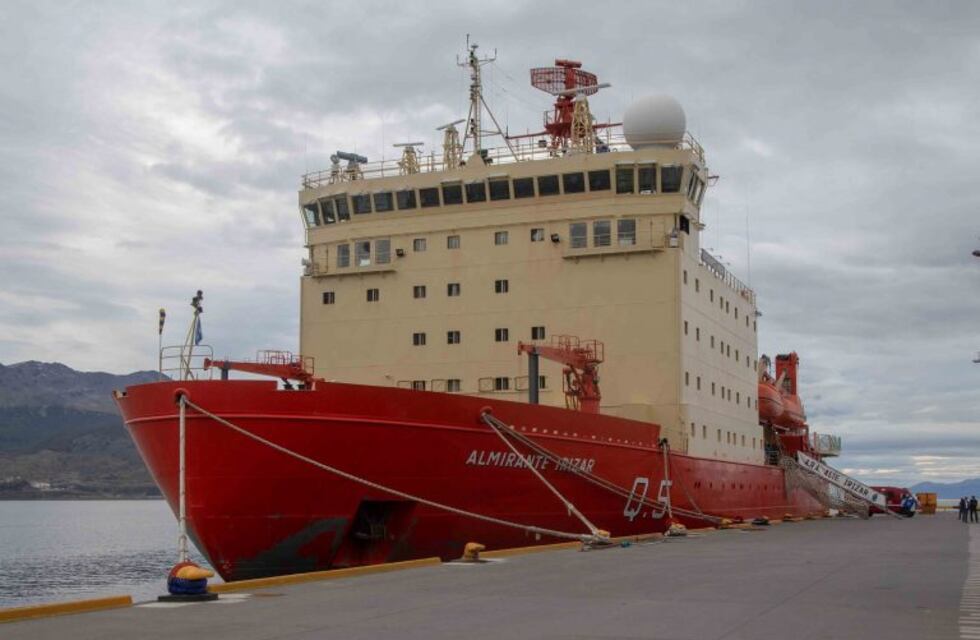 Se llevó adelante un operativo de vacunación contra el covid-19 en el Rompehielos A.R.A “Almirante Irizar”