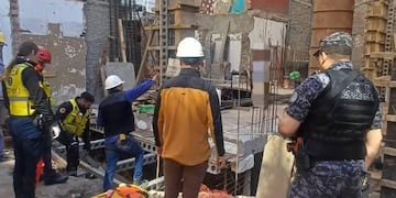 Desmoronamiento en un edificio en construcción de Nueva Córdoba. (Foto: Policía)
