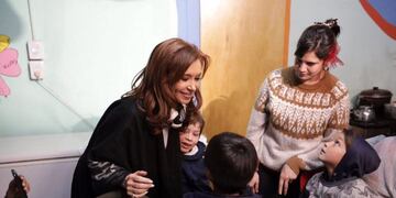 DYN95, BUENOS AIRES 26/07/2017, CRISTINA FERNANDEZ COMPARTIÓ LA TARDE CON MÁS DE 30 MUJERES EN EL COMEDOR Y COPA DE LECHE \