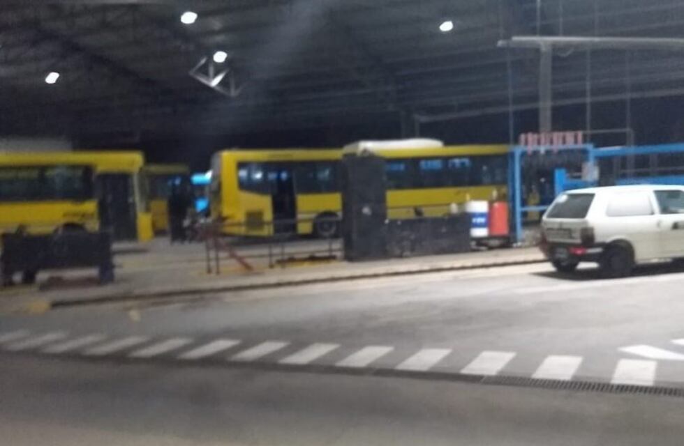 Rosario sigue sin colectivos por el paro de choferes y los taxis no repuntan