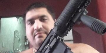 El cuerpo de la primera víctima fue arrojado a la vera de la autopista Rosario-Buenos Aires\u002E (Facebook)