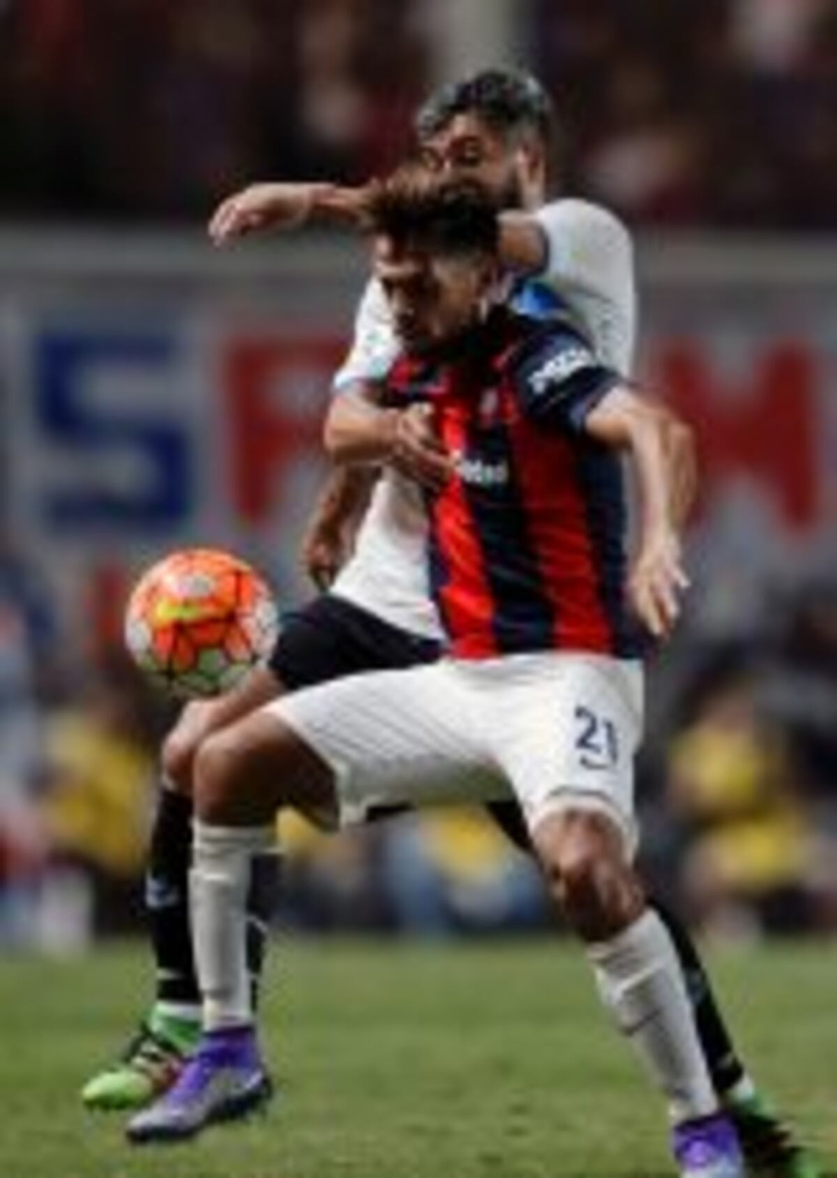 Emmanuel Mas jugaru00e1 en el Trabzonspor de Turquu00eda. (AP Photo/Natacha Pisarenko)
