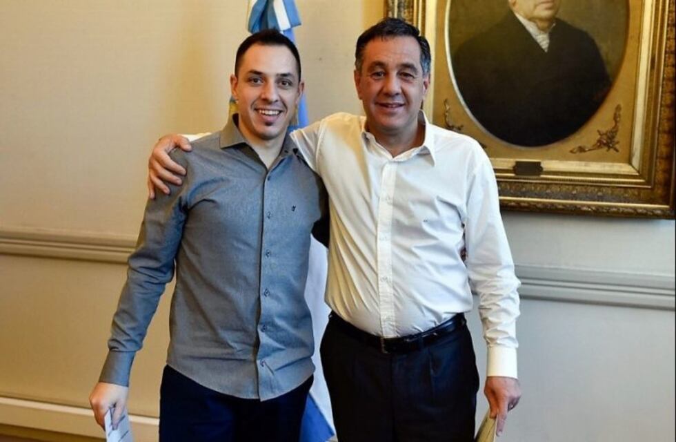 Universitario fueguino recibió el "Premio a la Excelencia" que otorga el programa de Becas Progresar