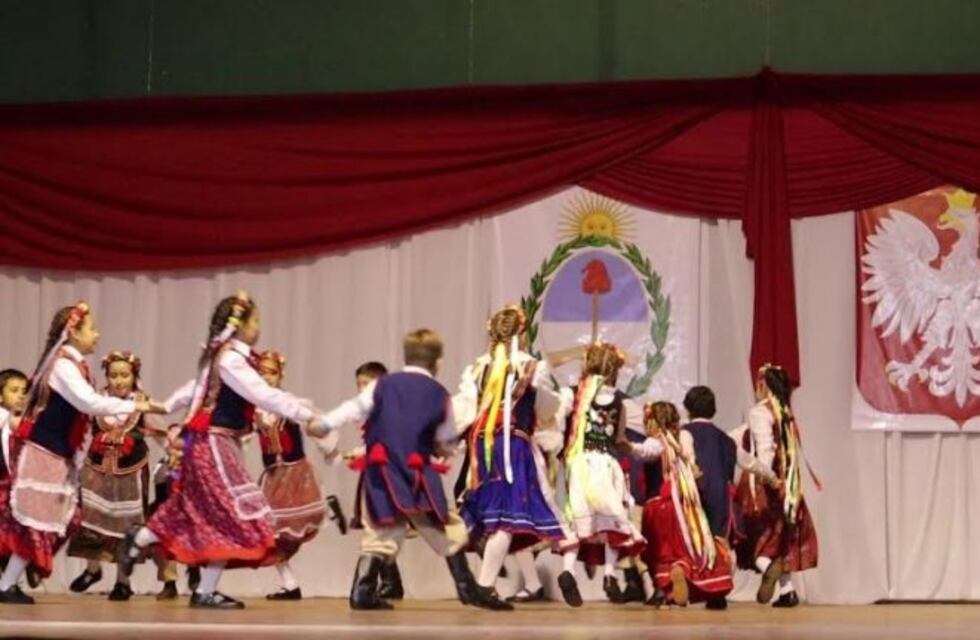 Primer Encuentro Internacional de Danzas Polacas en Apóstoles