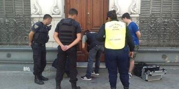 Un video mostró que el ladrón había arrojado el arma antes de que le dispararan\u002E(Archivo)