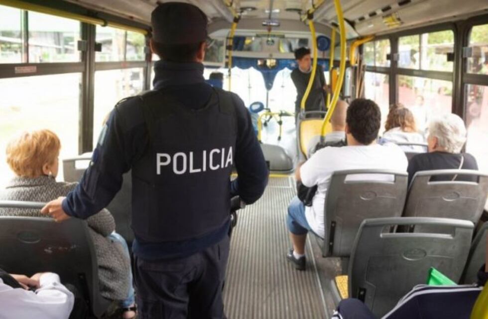 Mendotran: los policías continuarán en los micros