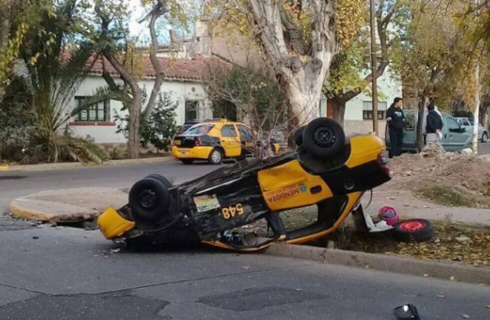 Tremendo accidente en la Ciudad de Mendoza