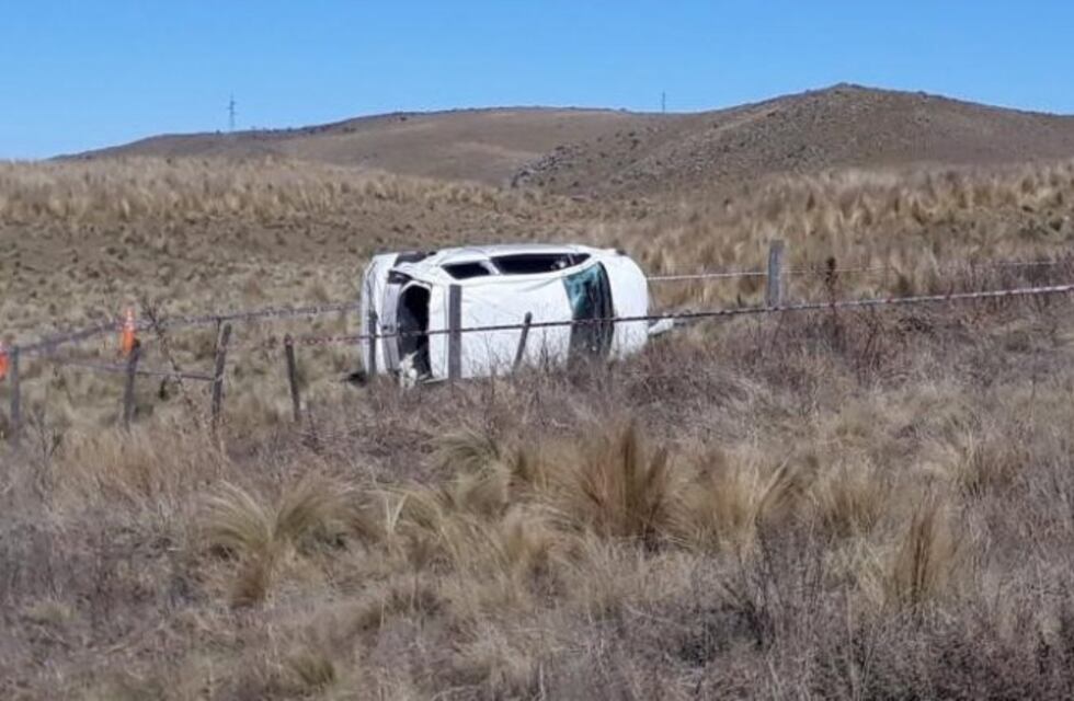 Murió una mujer en un vuelco en el Camino del Cuadrado