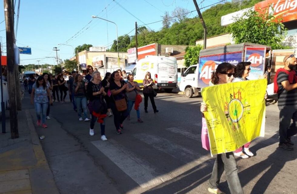Unquillo: marcharon por la educación de sus hijos
