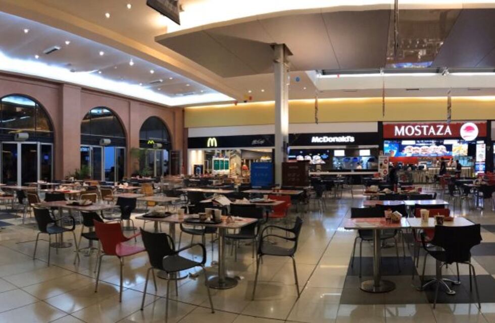 Empleados de shoppings de zona norte protestaron en reclamo del cierre