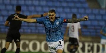 El festejo del goleador ante Platense\u002E Una postal que por varios días no se repetirá\u002E