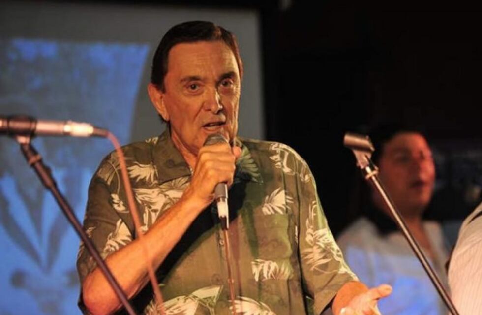 Murió Carlitos Rolán: pesar en redes sociales por el fallecimiento del cantante cuartetero