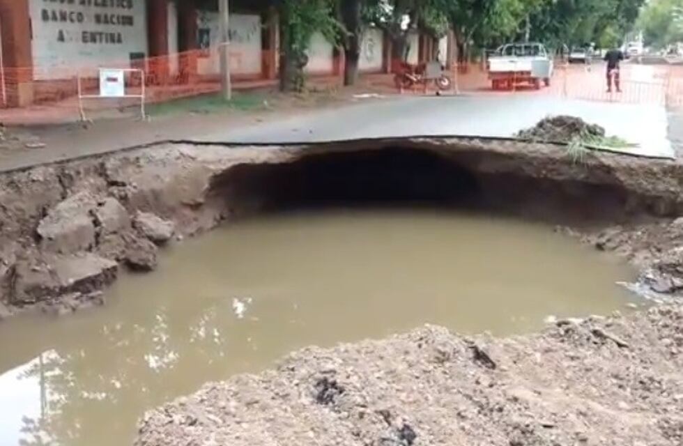 Las lluvias provocaron grandes pozos en varias calles de Mendoza