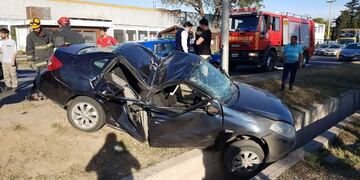 El accidente se registró en la Avenida La Voz del Interior y provocó largas filas en el lugar\u002E